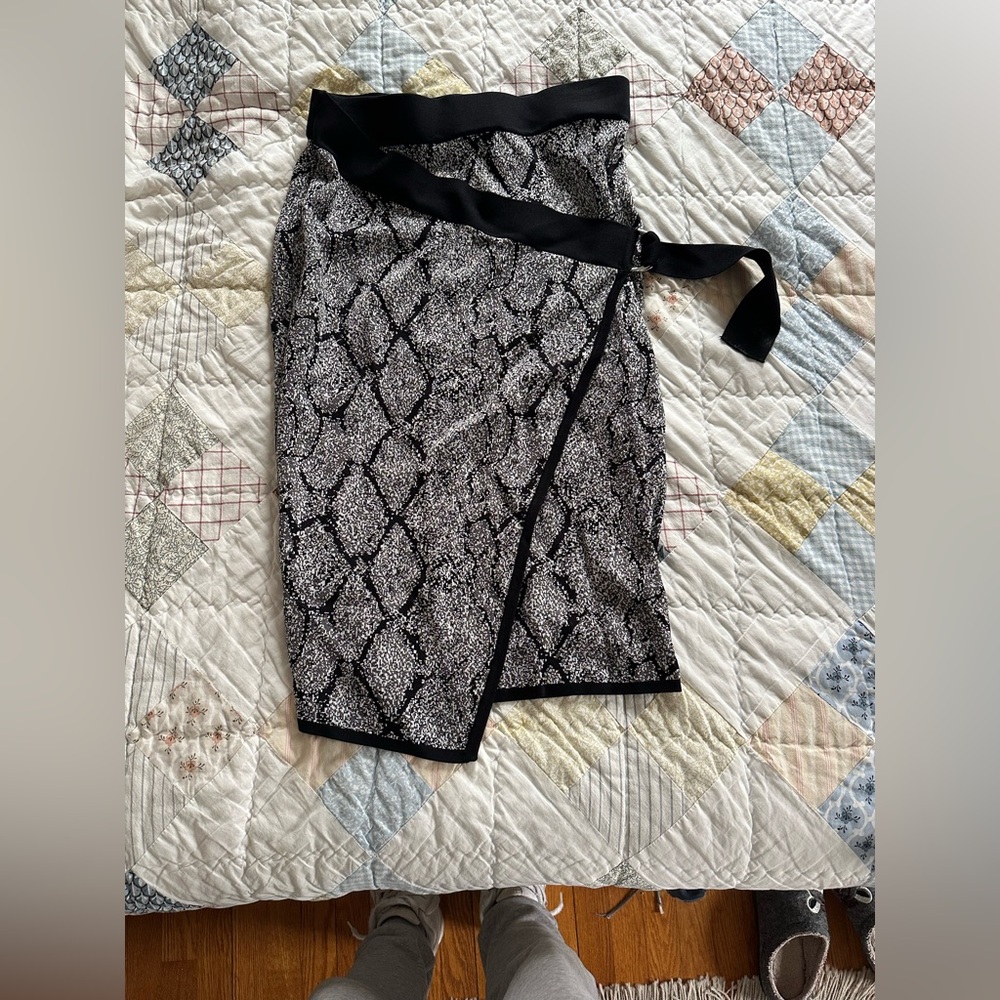 New York & Company Black and White Snakeskin Pencil Skirt